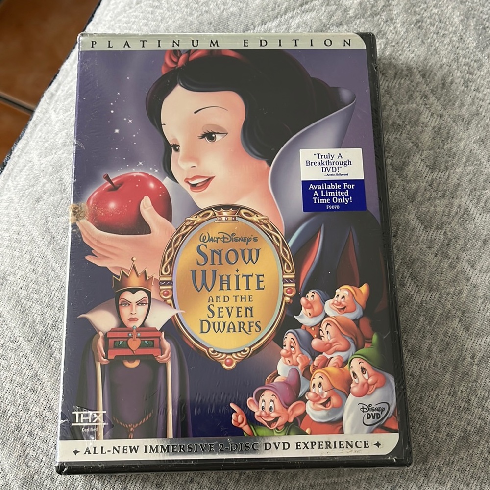 UNOPENED Platinum Edition Snow White DVD Book